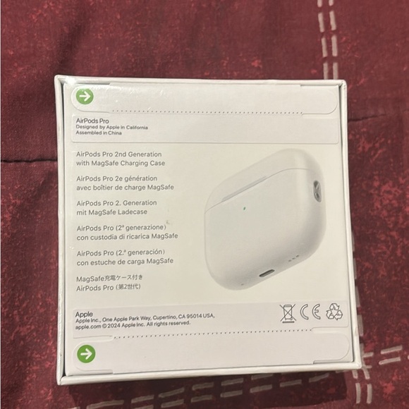 Air pods pro 2 new and seald - Picture 3 of 3